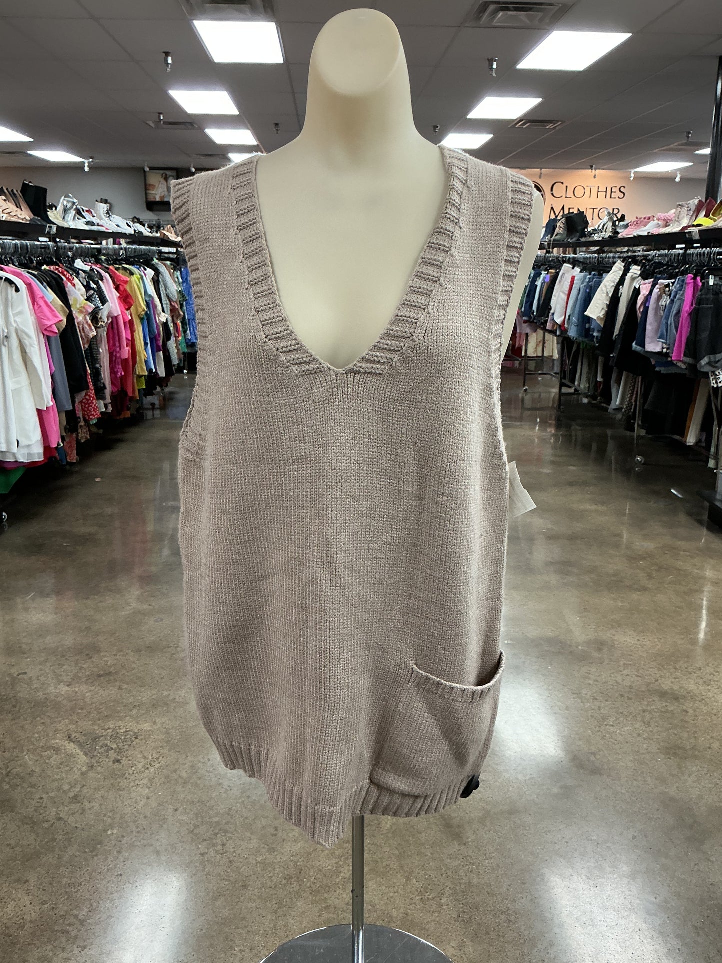 Vest Sweater By Clothes Mentor In Tan, Size:S