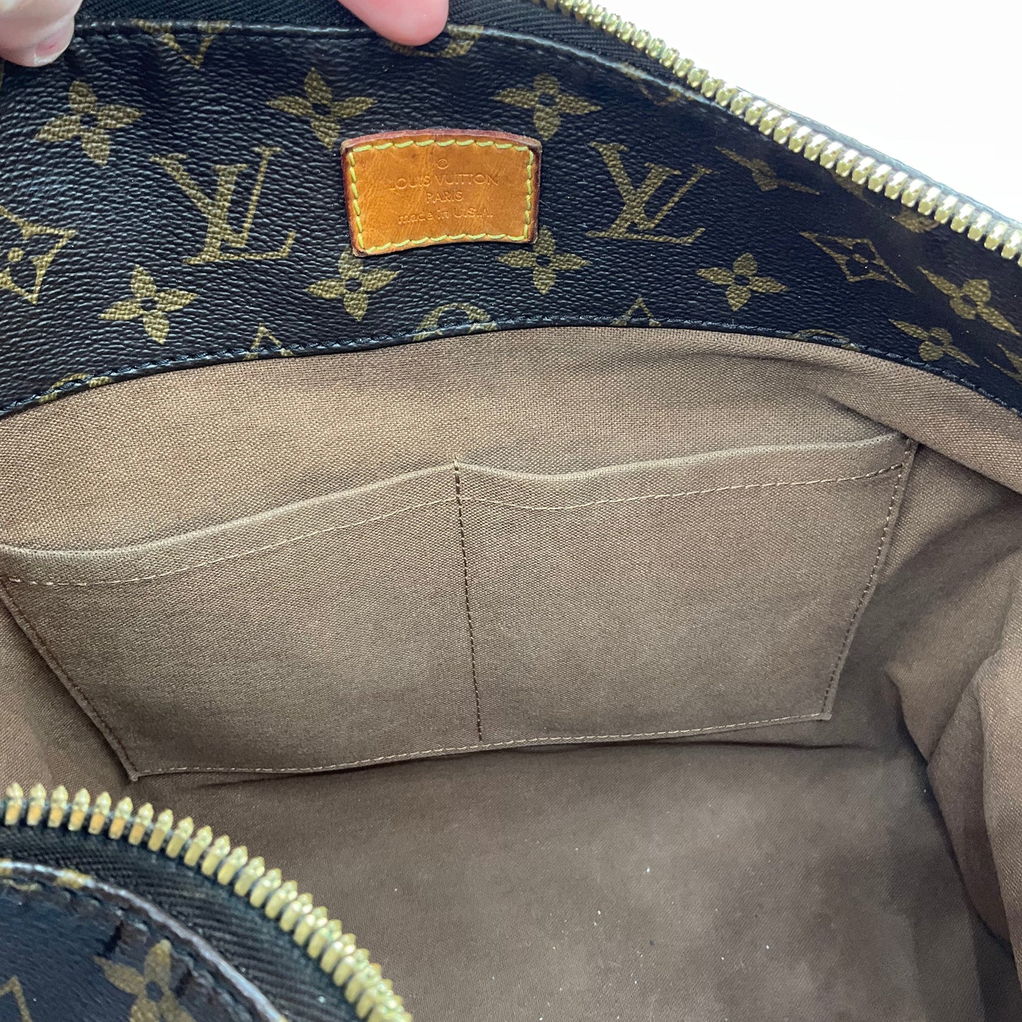 Handbag Luxury Designer By Louis Vuitton, Size: Large