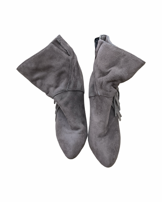 Boots Ankle Heels By Clothes Mentor In Grey, Size:6