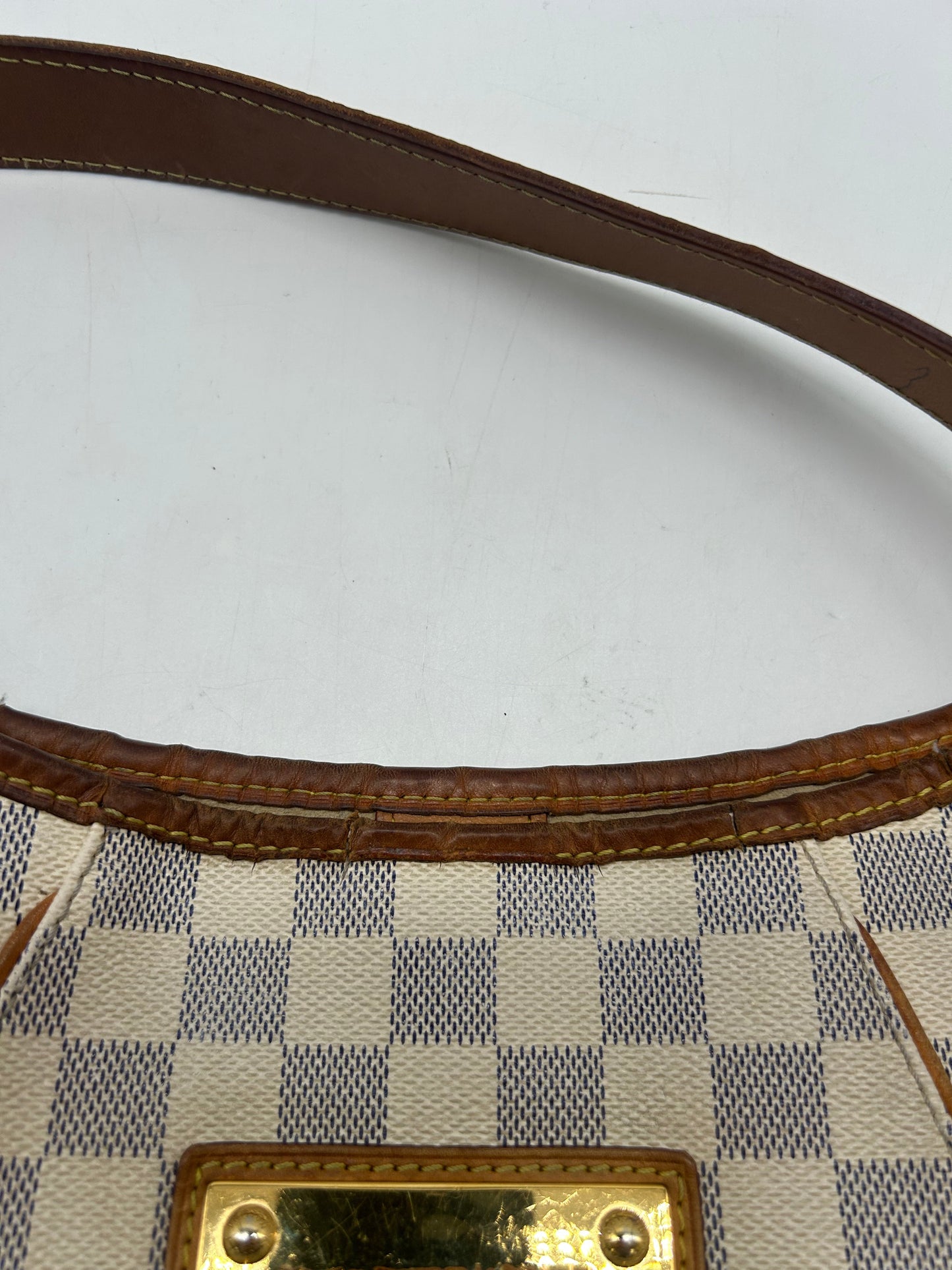 Handbag Luxury Designer By Louis Vuitton, Size: Large