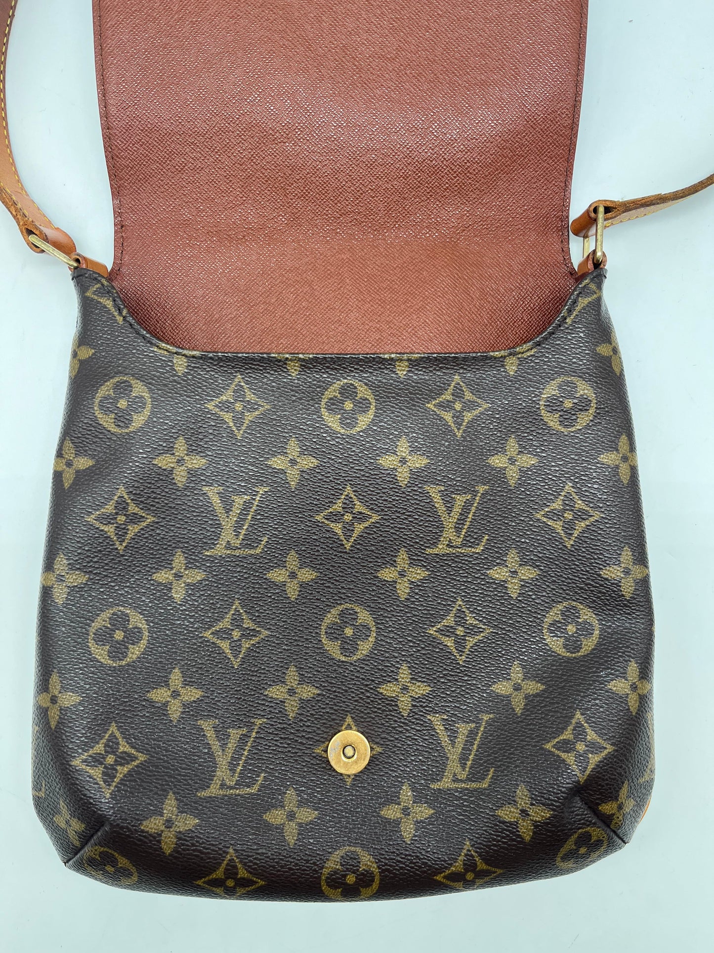 Handbag Luxury Designer By Louis Vuitton, Size: Medium