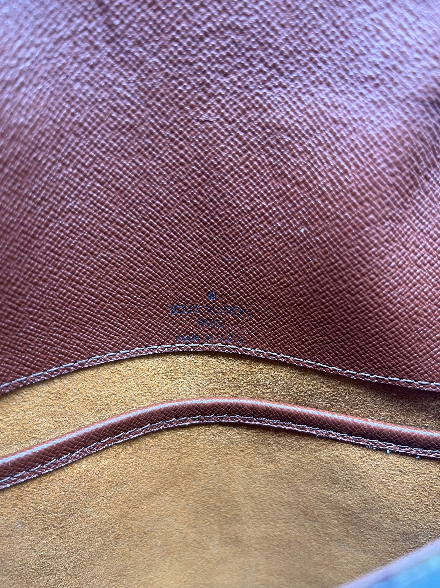 Handbag Luxury Designer By Louis Vuitton, Size: Medium