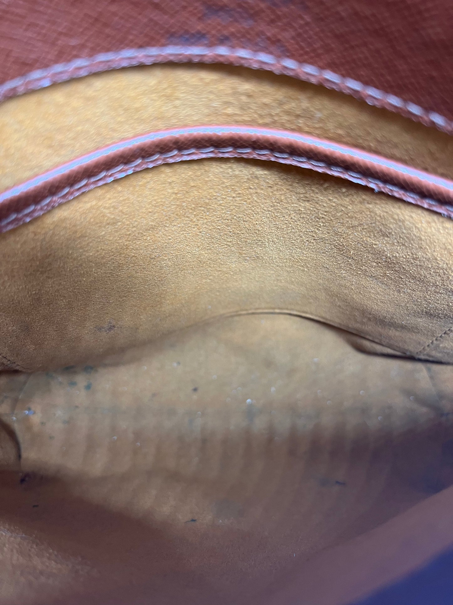 Handbag Luxury Designer By Louis Vuitton, Size: Medium