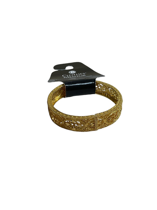 Bracelet Cuff By Clothes Mentor In Gold