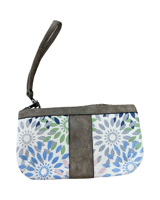 Wristlet By Clothes Mentor In Tan, Size:Small