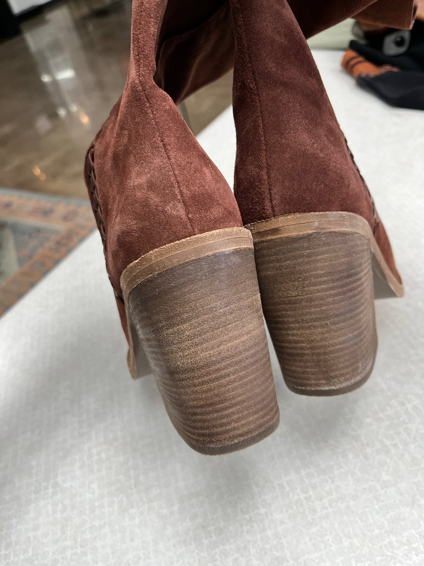 Boots Designer By Ugg In Maroon, Size:9