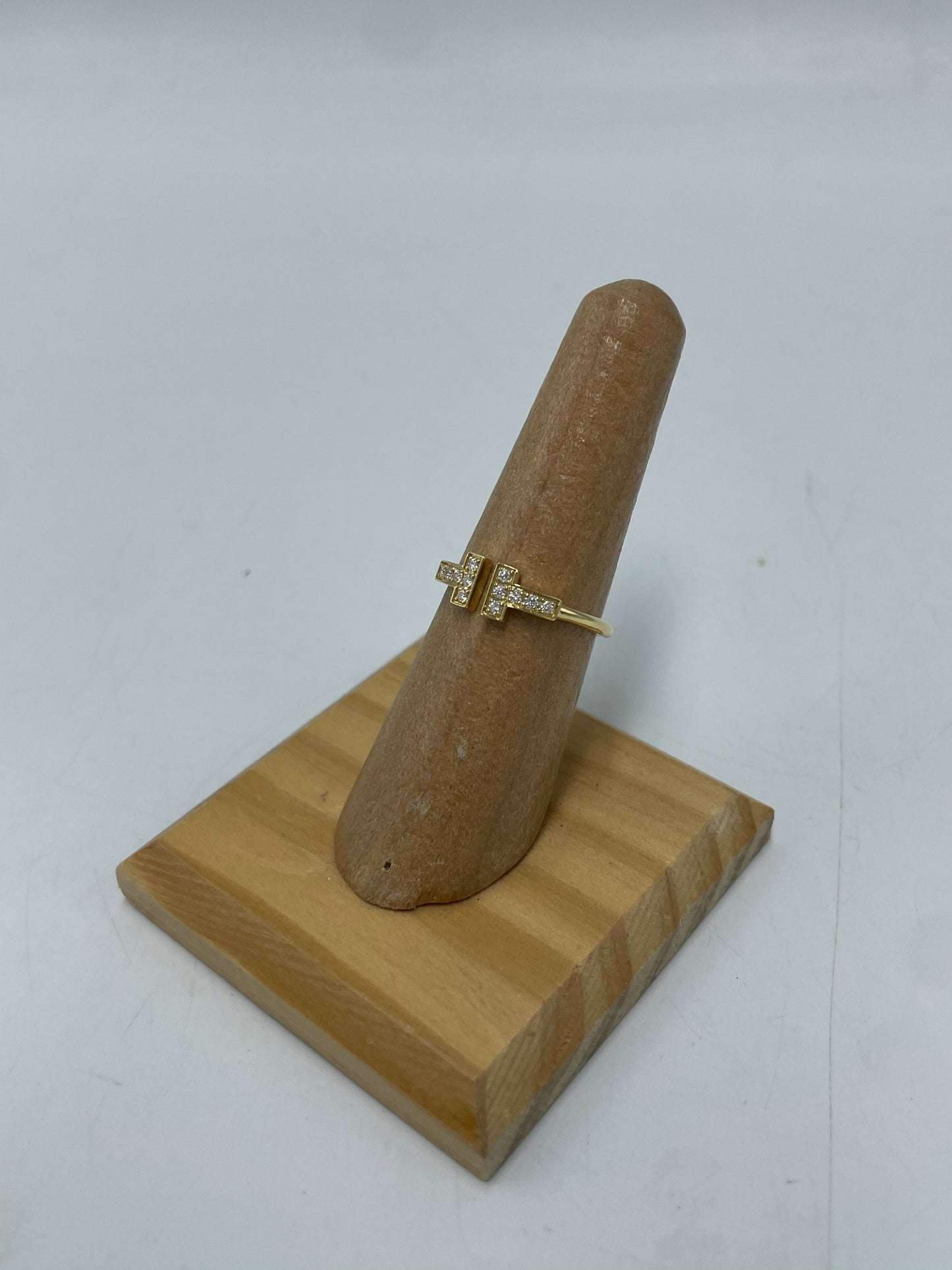 Tiffany & Company 18K Diamond T Luxury Ring, Size: 7