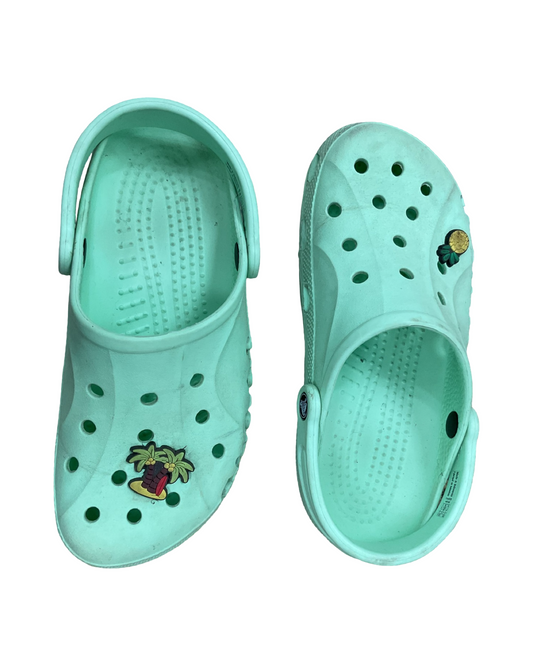 Sandals Flats By Crocs In Green, Size:8