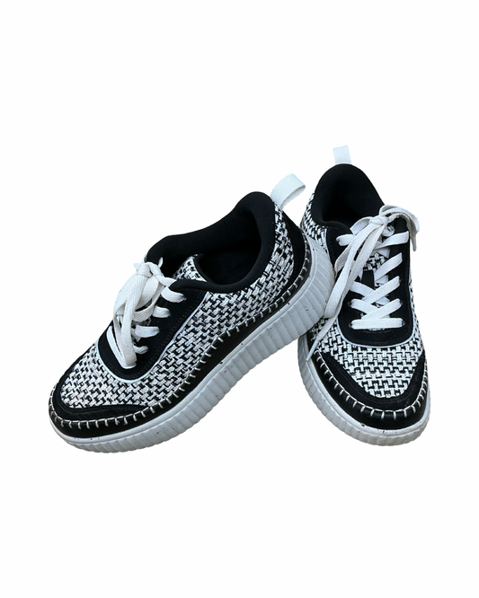 Shoes Sneakers By Dream Pairs In Black & White, Size:6