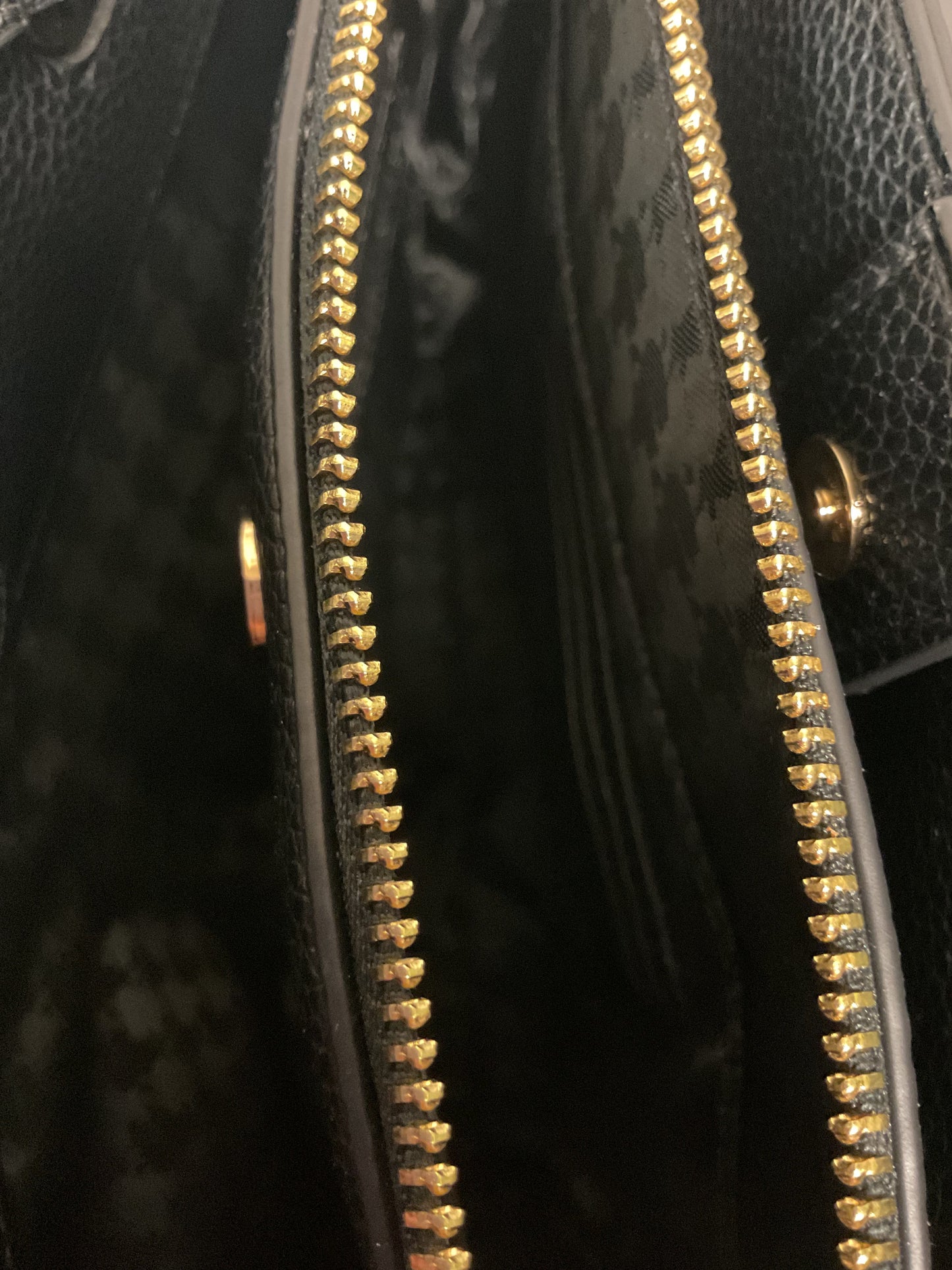Handbag Designer By Karl Lagerfeld In Black & Gold, Size:Medium