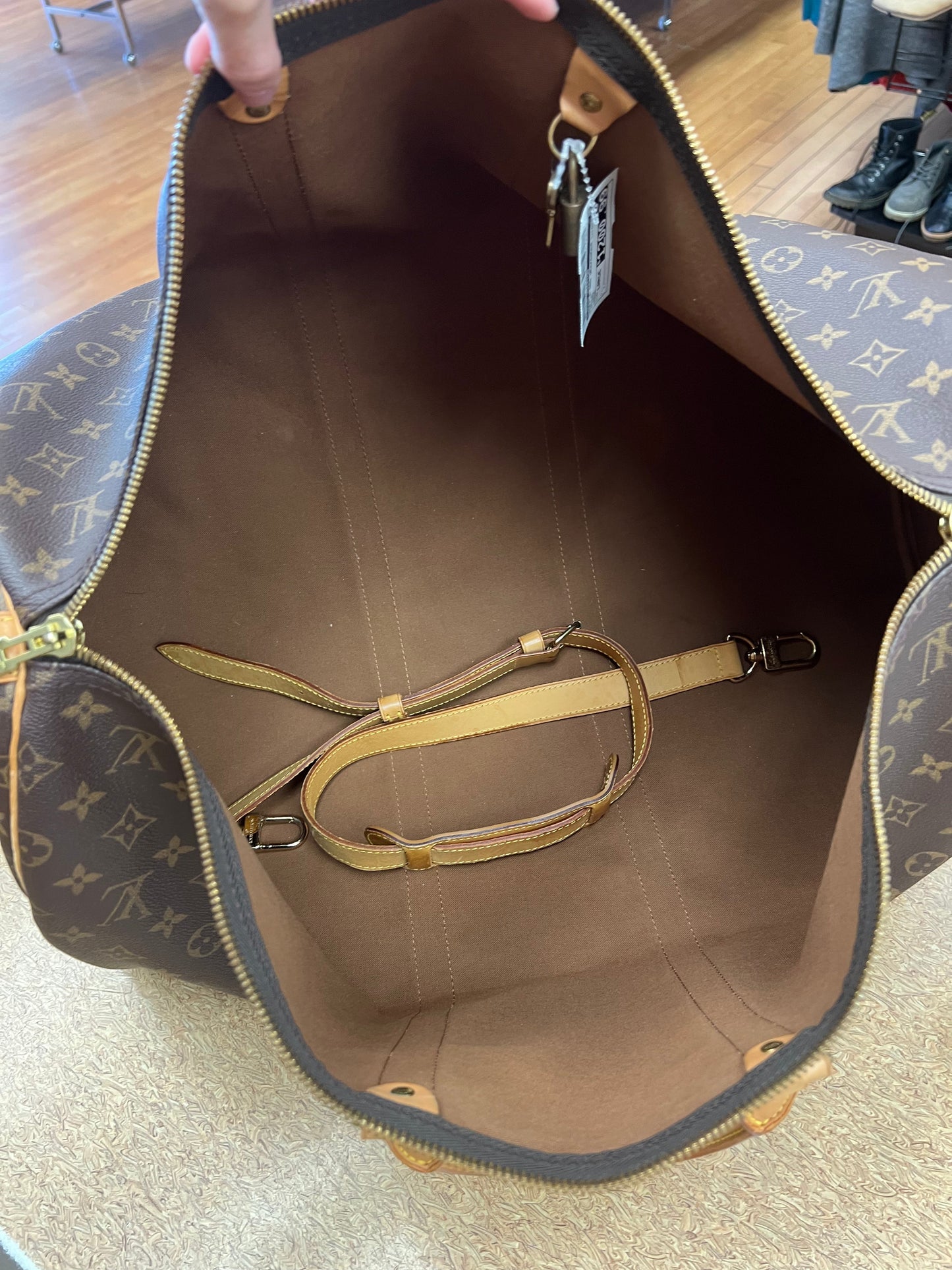 DUFFLE AND WEEKENDER LUXURY DESIGNER by LOUIS VUITTON In BROWN, Size: LARGE