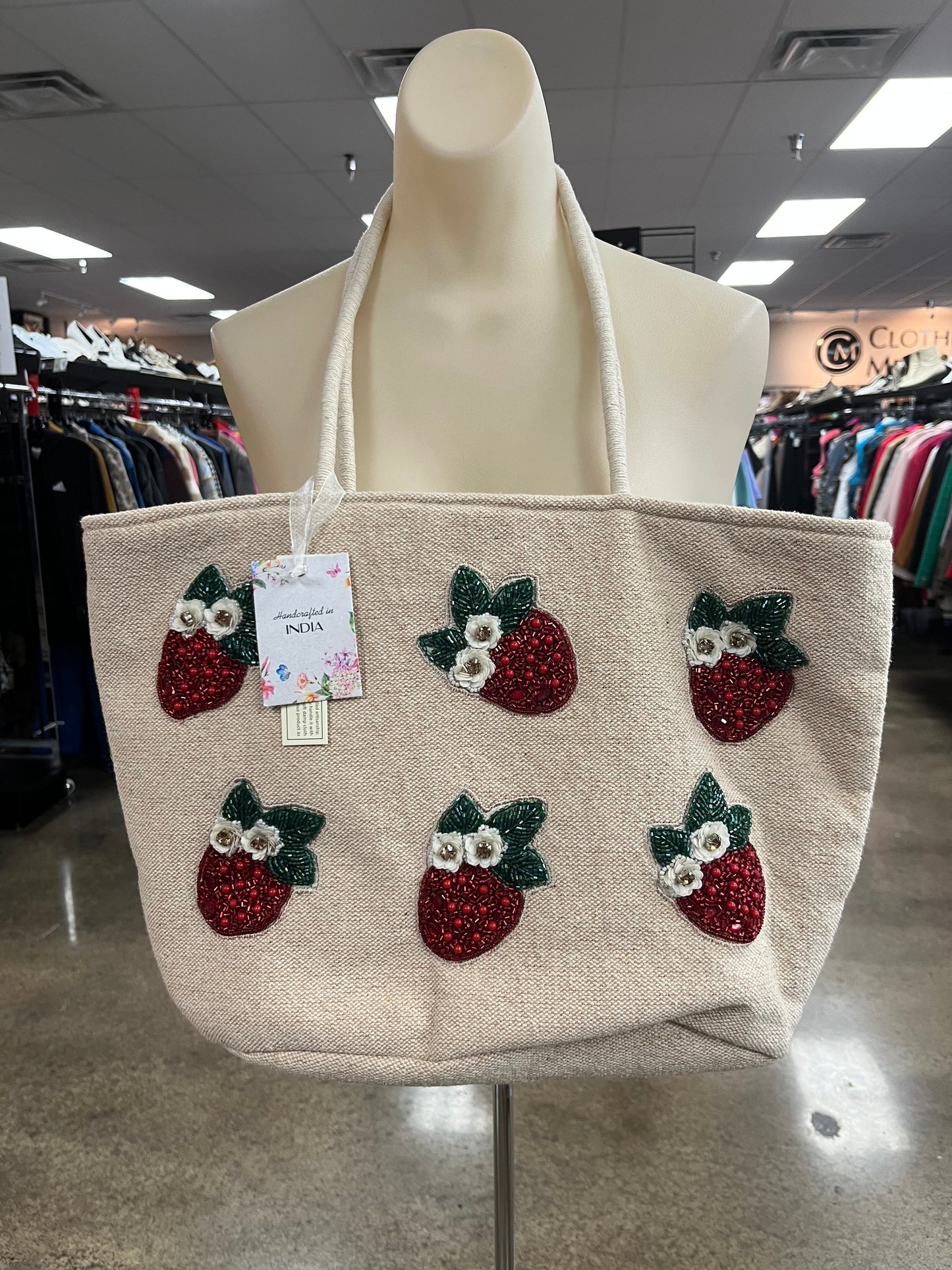 Tote By Clothes Mentor In Tan, Size:Medium