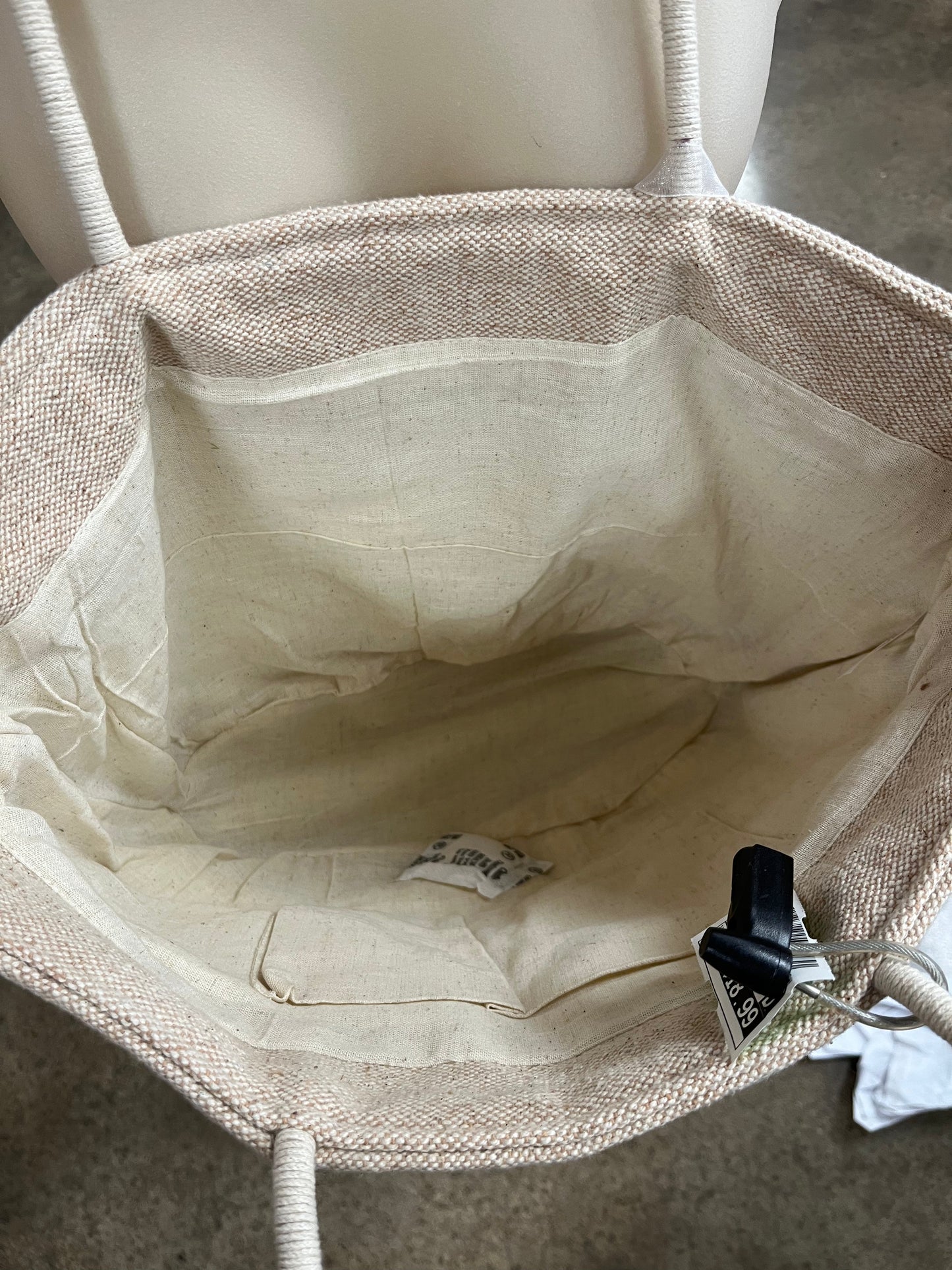 Tote By Clothes Mentor In Tan, Size:Medium