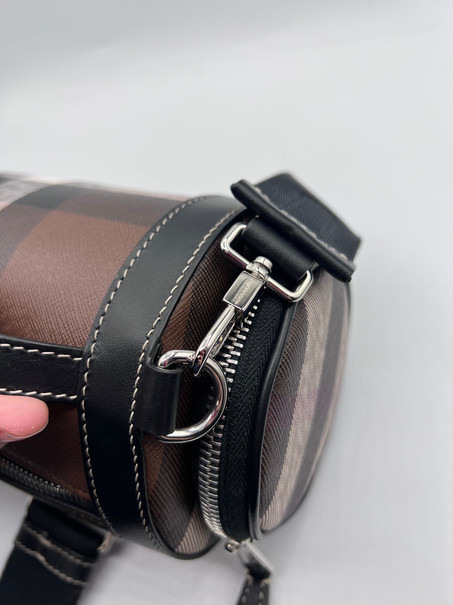 Crossbody Luxury Designer By Burberry In Plaid Pattern, Size:Medium