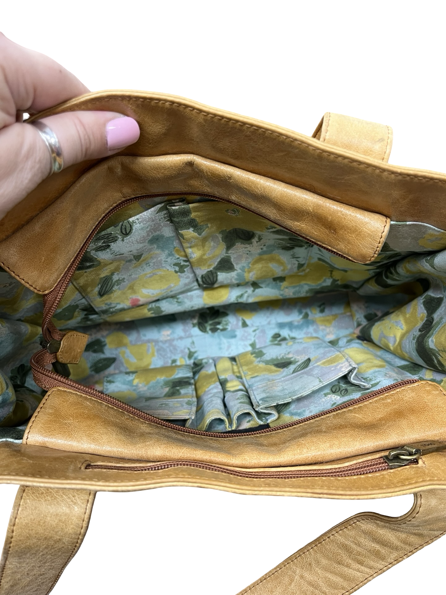 Handbag By Hobo Intl In Tan, Size:Large