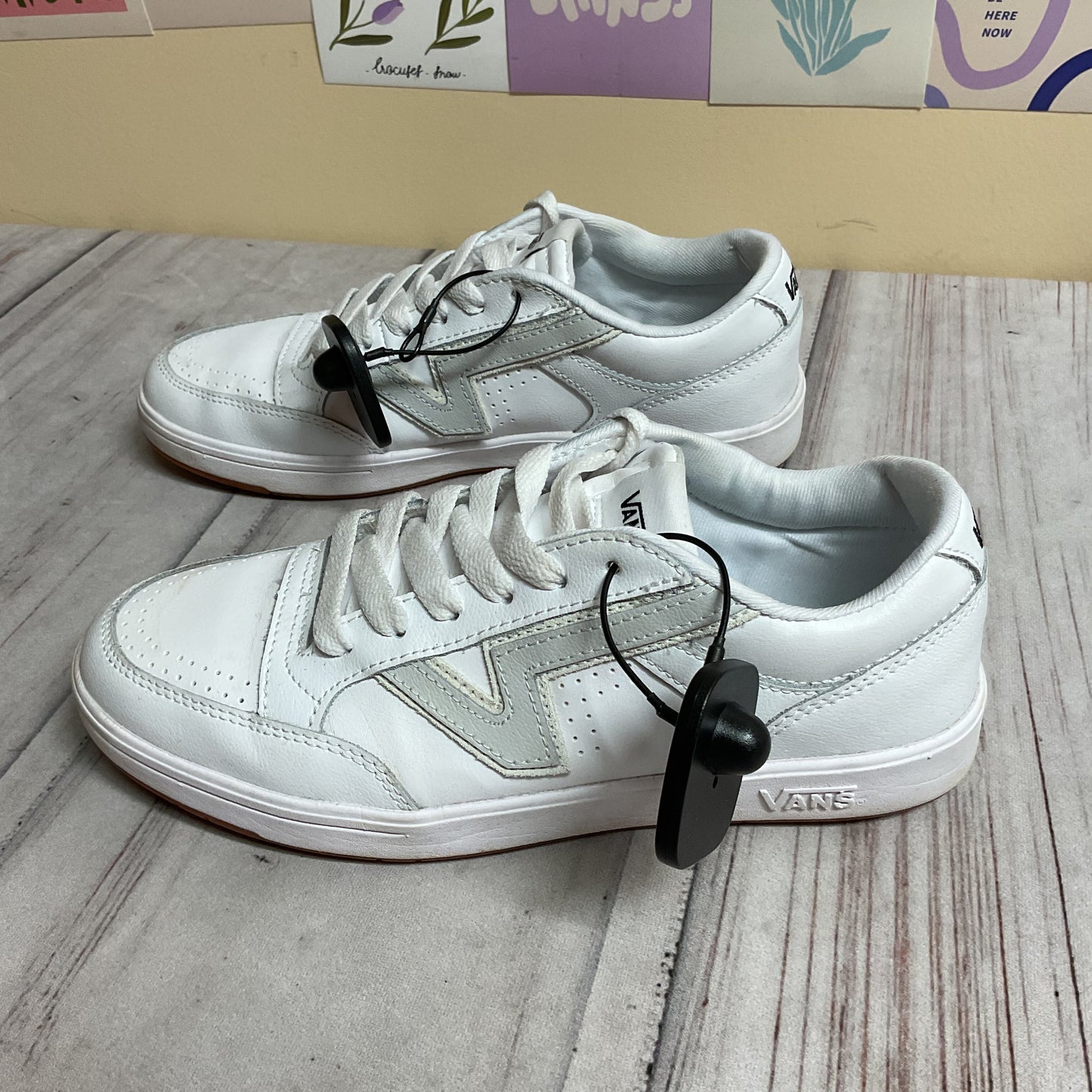Shoes Athletic By Vans In White, Size:9