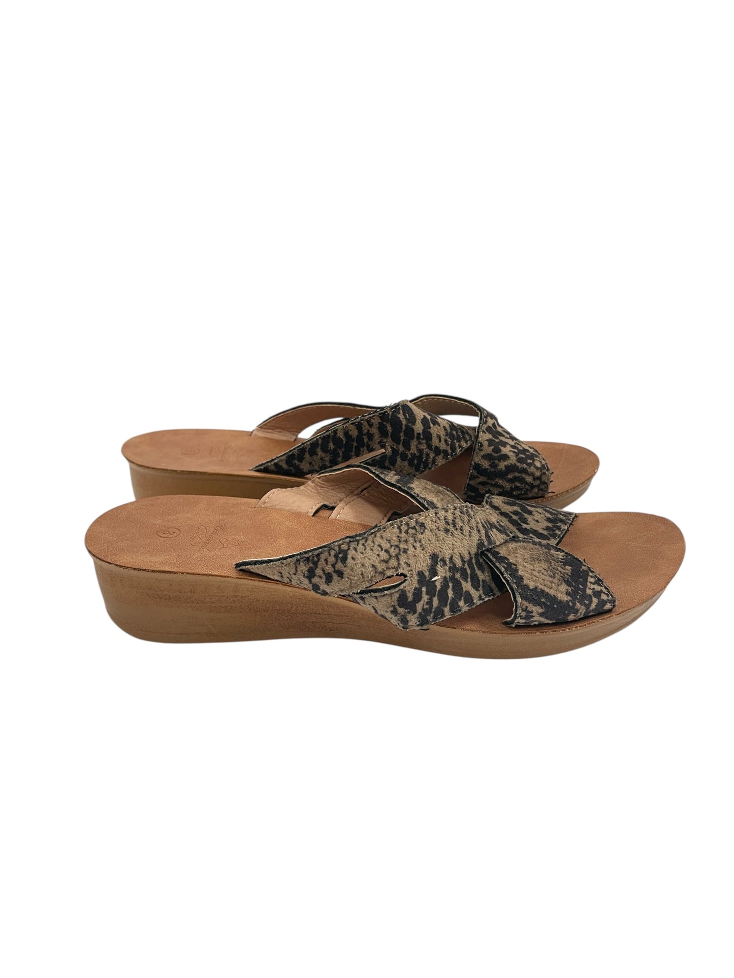 Sandals Flats By AMANDA BLUIn Animal Print, Size:8