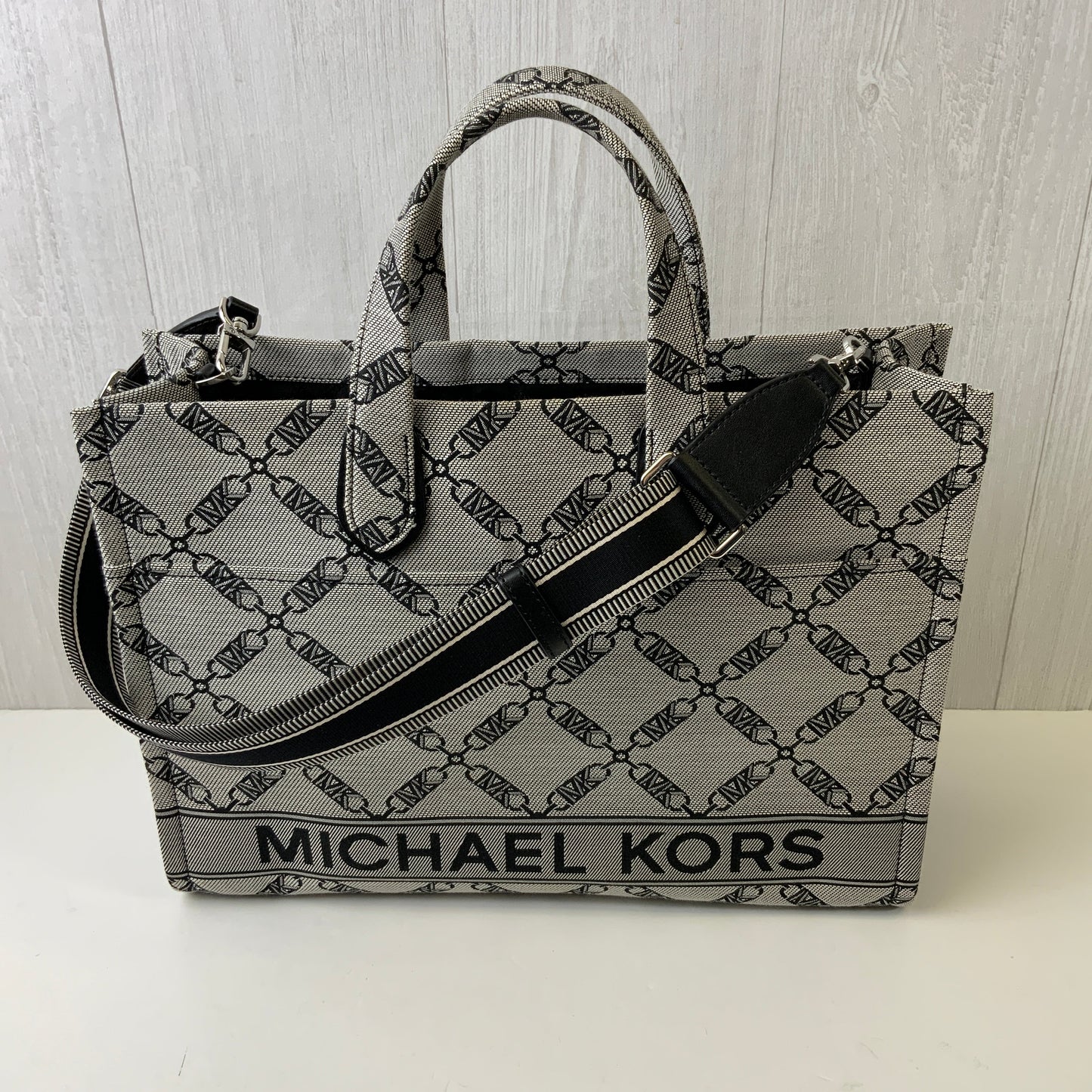 Handbag Designer By Michael Kors In Grey, Size:Large