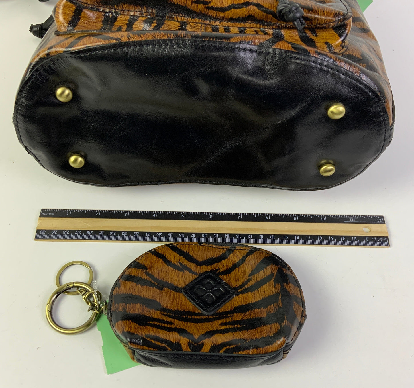 Crossbody Designer By Patricia Nash In Animal Print, Size:Large