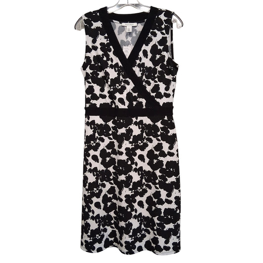 Dress Casual Short By White House Black Market In Black & White, Size:S