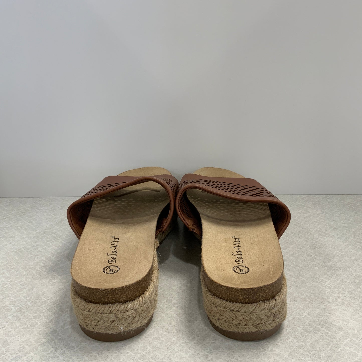 Sandals Flats By Bella vita Size: 12