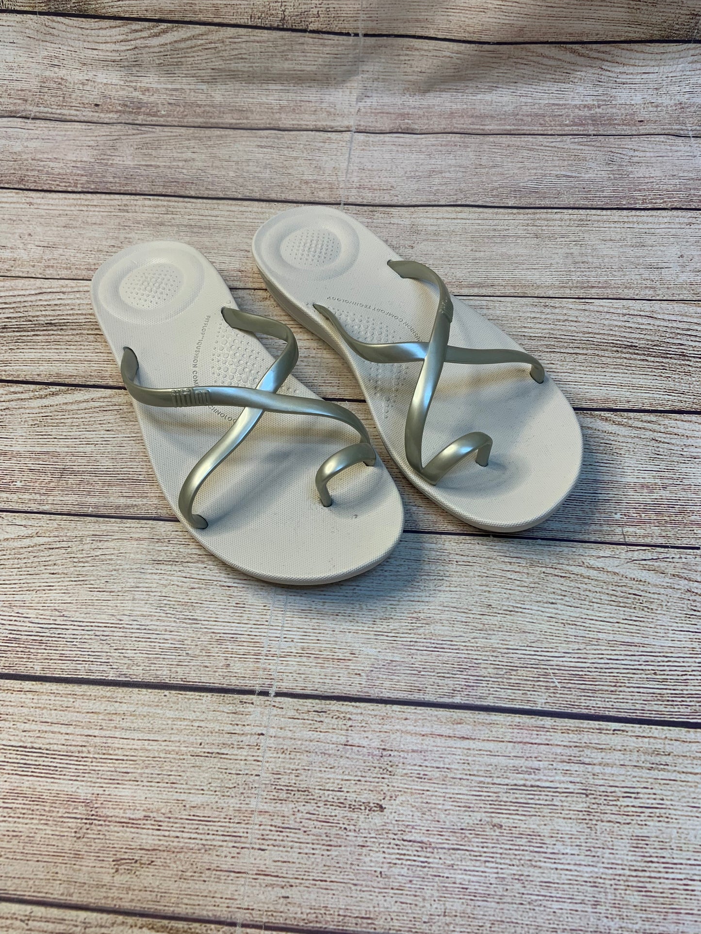 Sandals Flip Flops By Fitflop  Size: 9