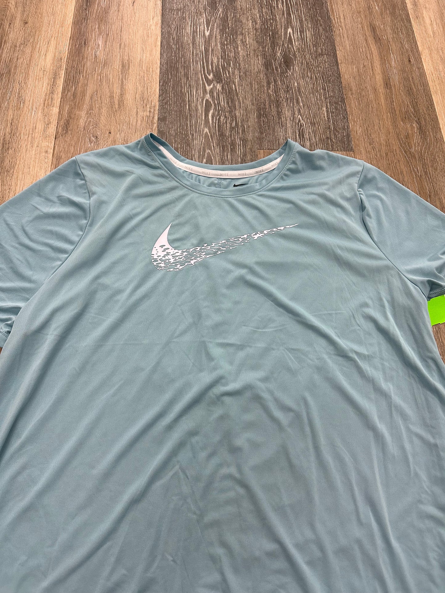 Athletic Top Short Sleeve By Nike Apparel  Size: 1x