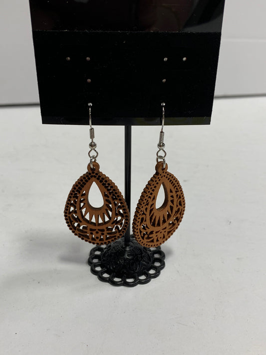 Earrings Dangle/drop By Clothes Mentor  Size: 1