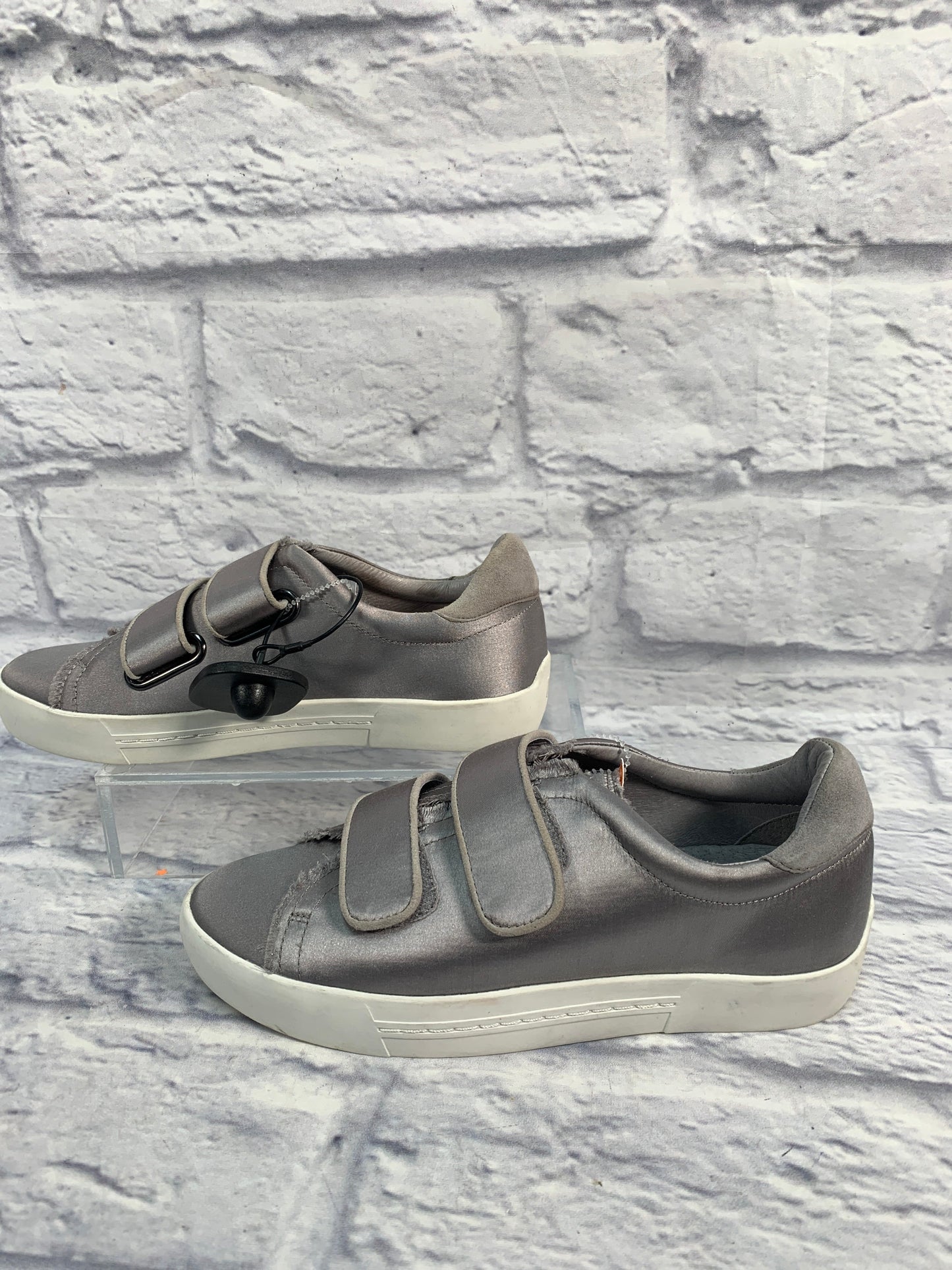 Shoes Sneakers By Joie  Size: 6