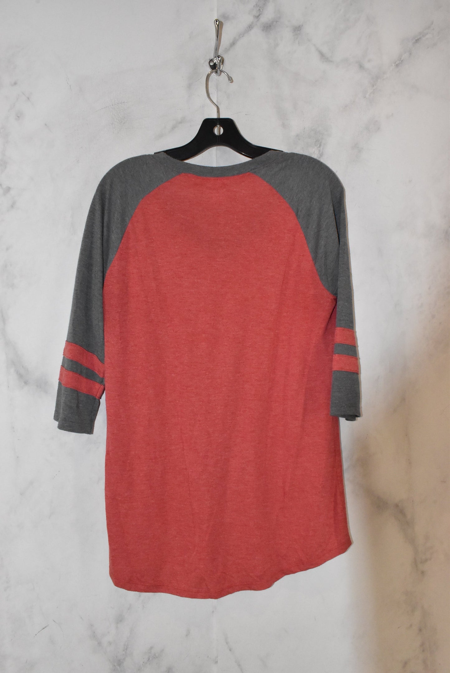 Top 3/4 Sleeve Basic By Clothes Mentor  Size: M