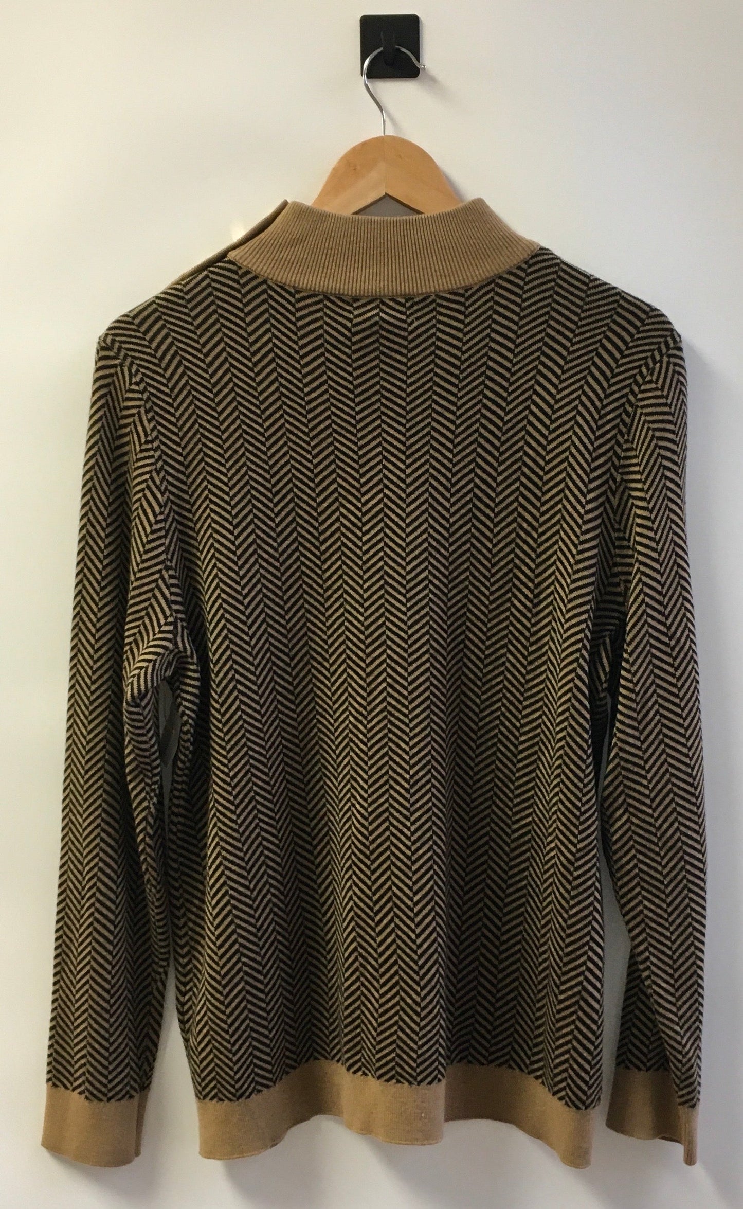 Sweater By Calvin Klein  Size: L