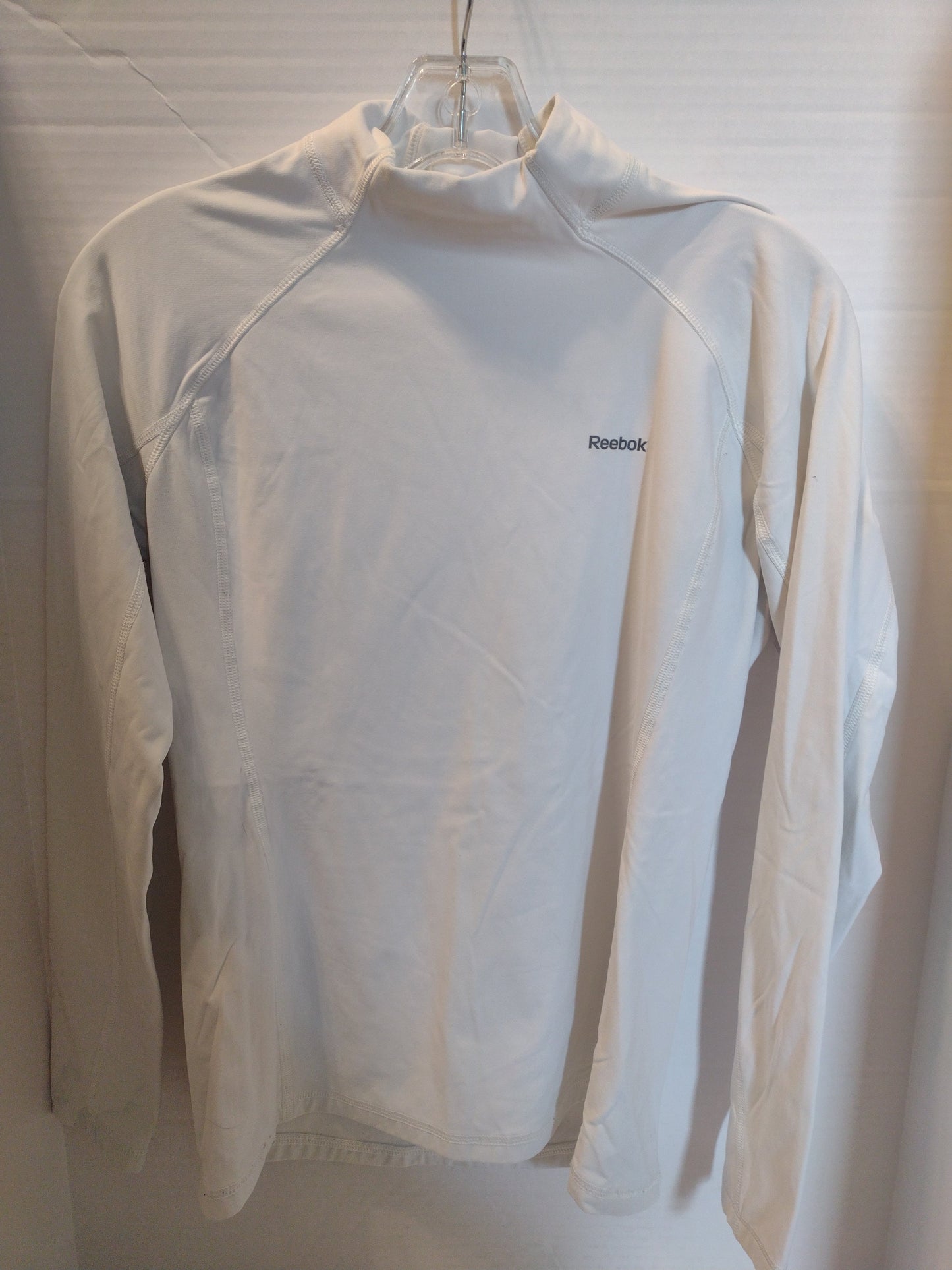 Athletic Top Long Sleeve Crewneck By Reebok  Size: M