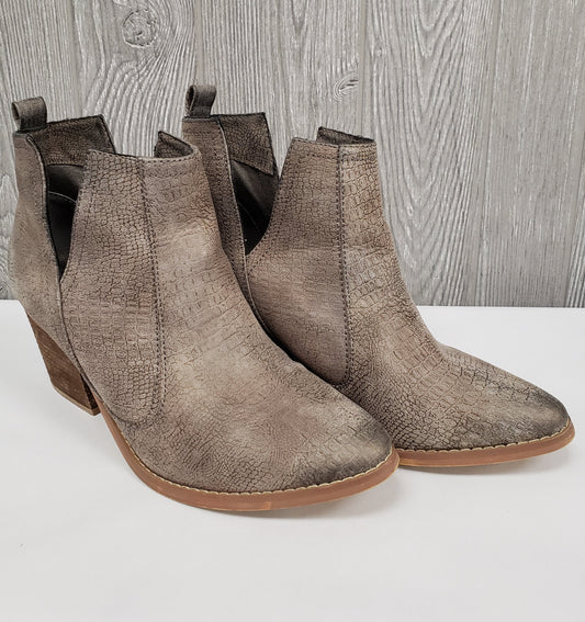ANKLE BOOTS BY NOT RATED SIZE 9.5