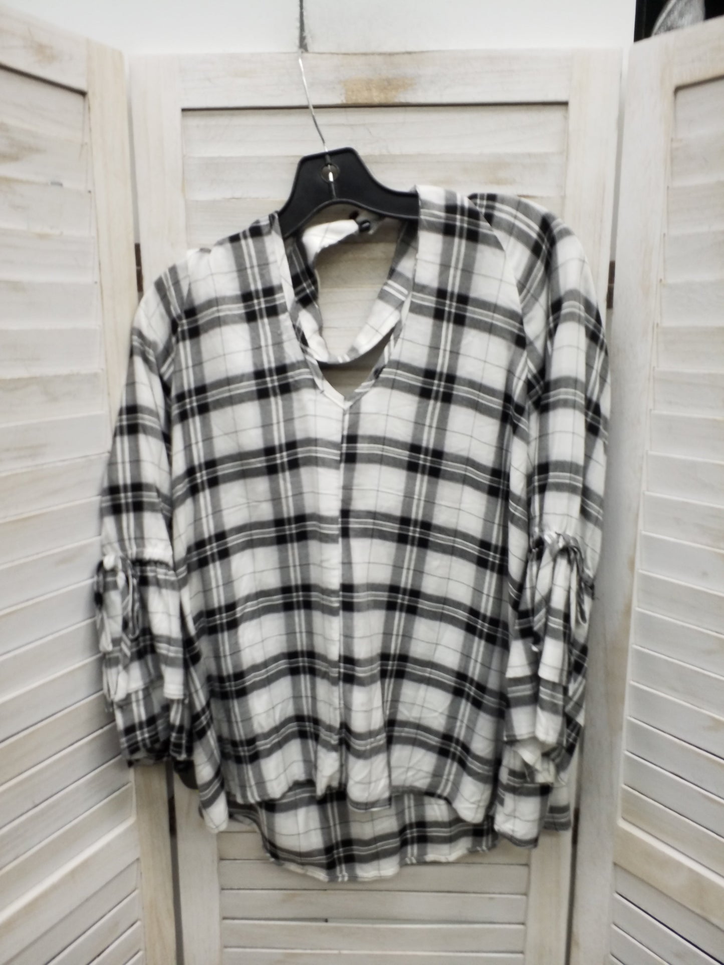 Top Long Sleeve By Blue Rain  Size: L