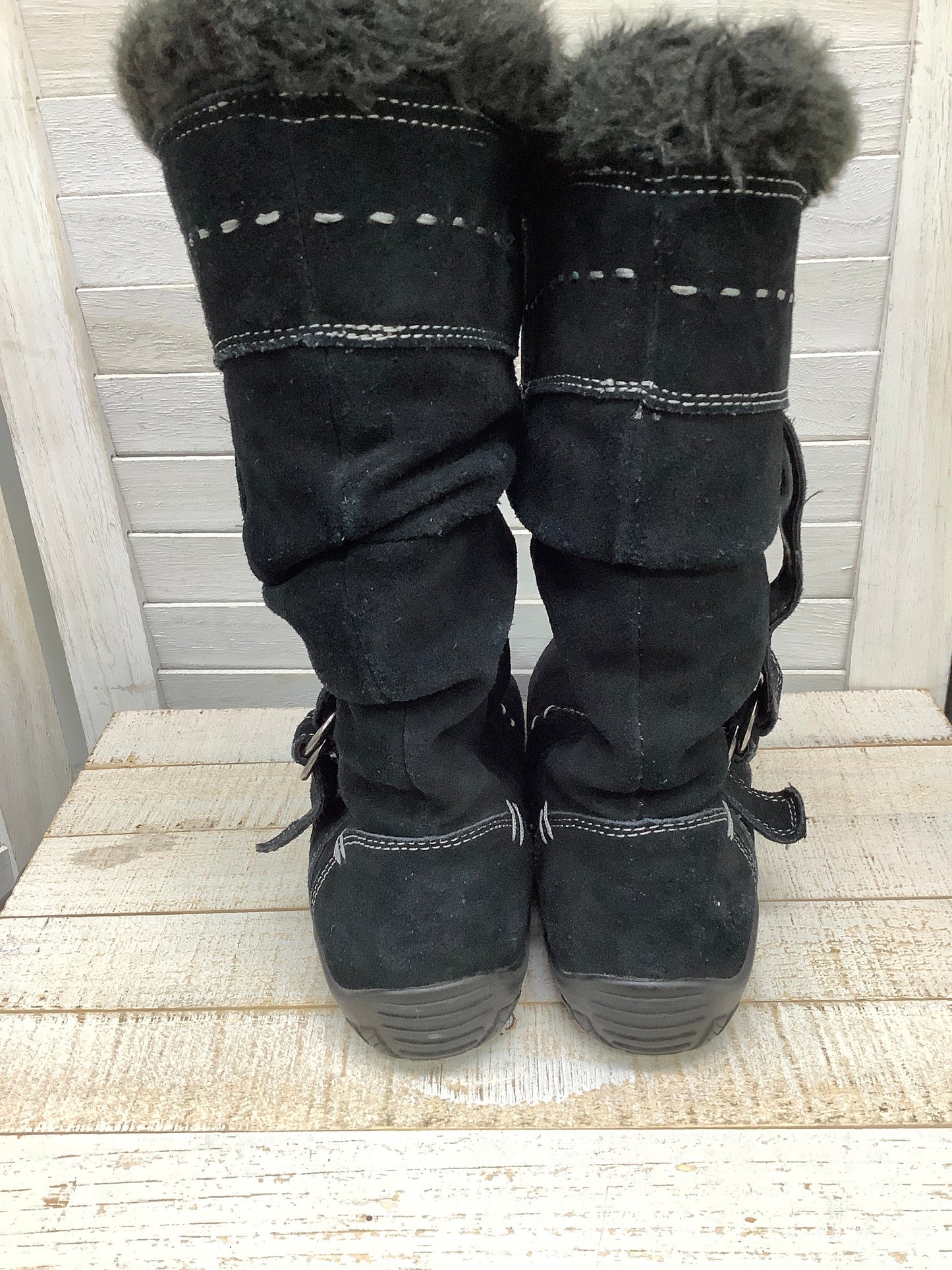 Boots Snow By White Mountain  Size: 6.5