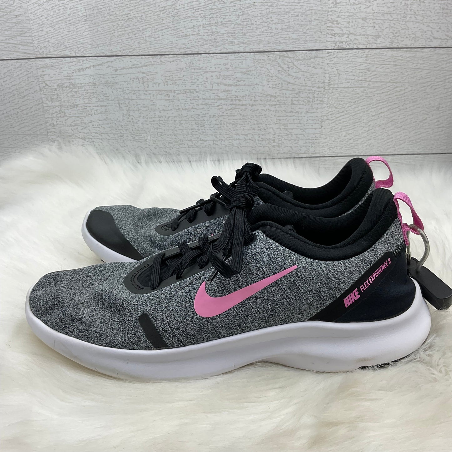 Shoes Athletic By Nike  Size: 8.5