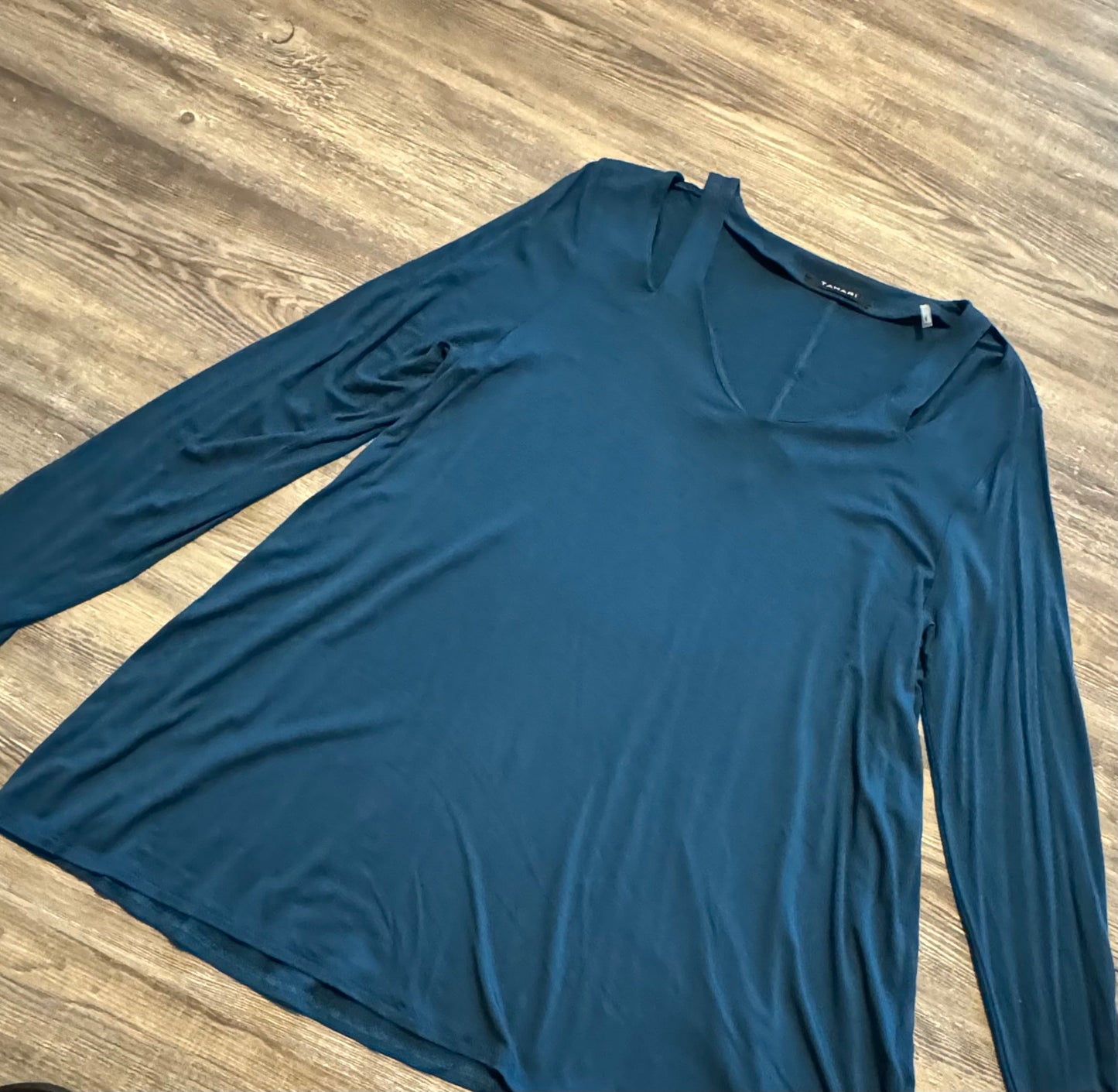 Top Long Sleeve By Tahari By Arthur Levine  Size: M