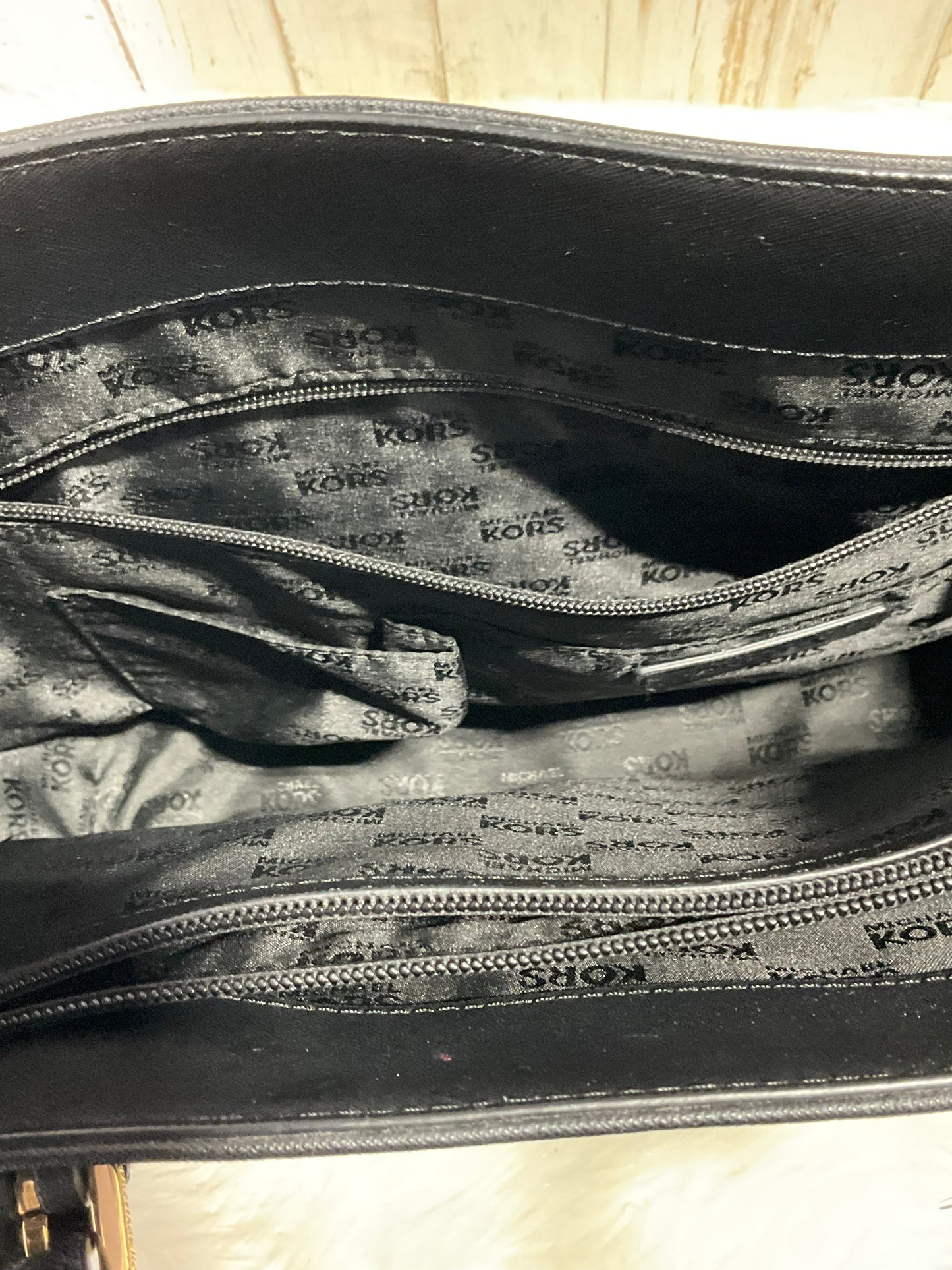 Handbag By Michael Kors  Size: Small
