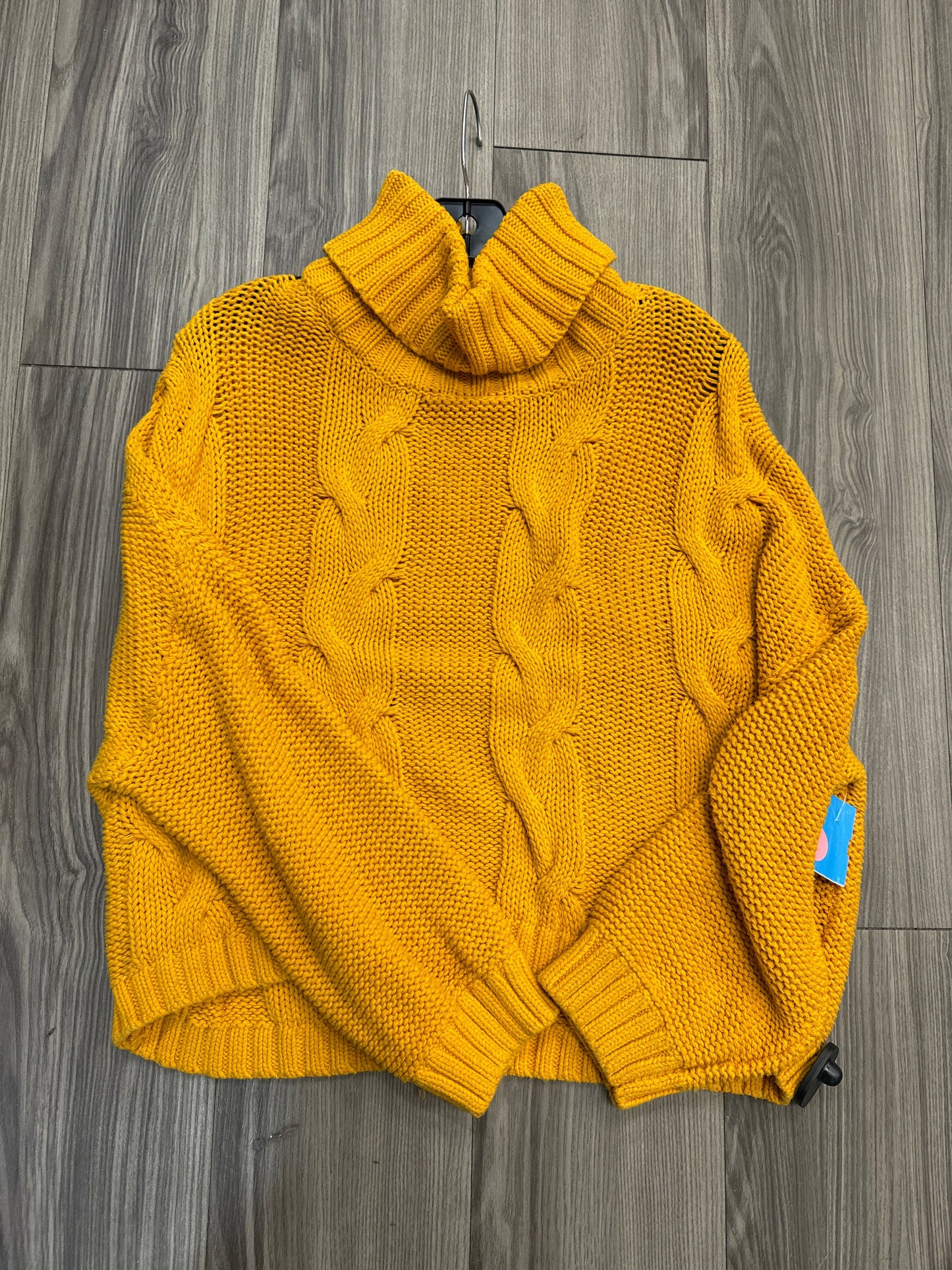 Sweater By Clothes Mentor  Size: L