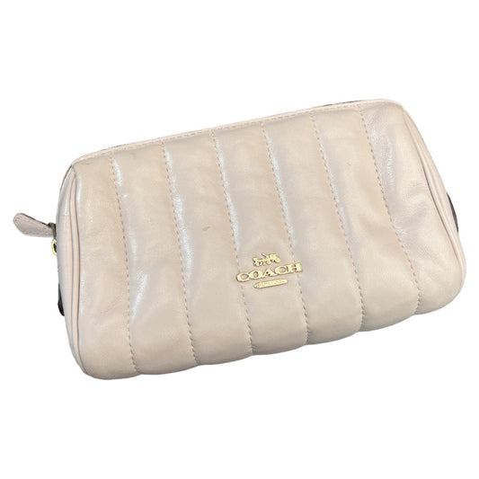 Makeup Bag Designer By Coach  Size: Medium