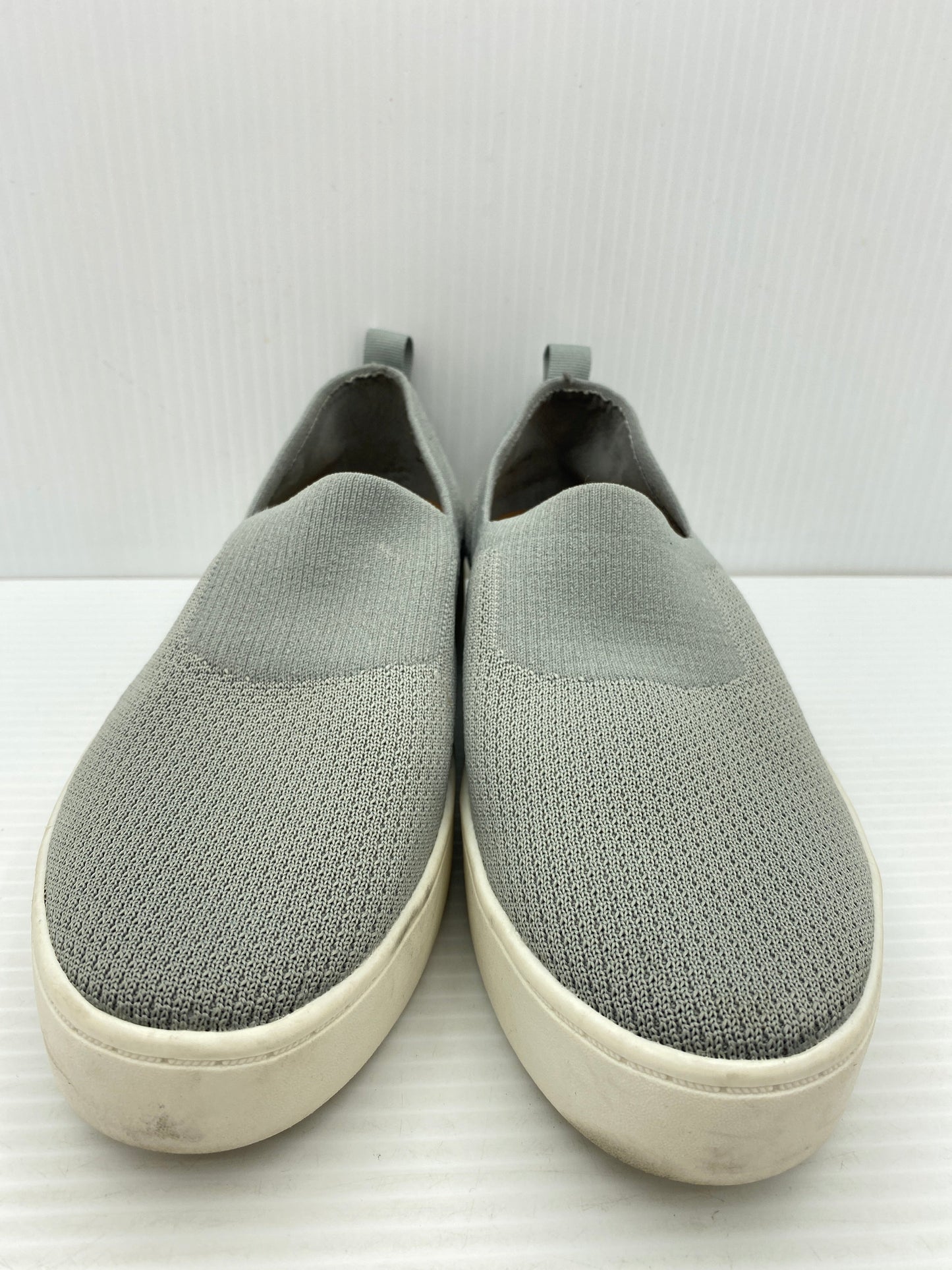 Shoes Sneakers By Clothes Mentor  Size: 8