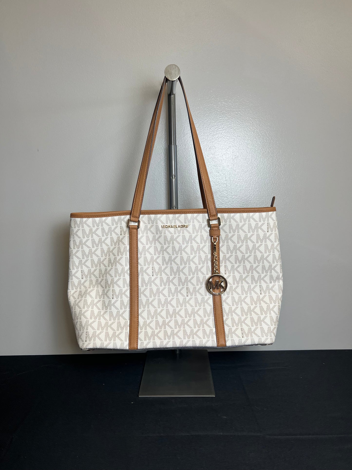 Tote Designer By Michael Kors  Size: Large