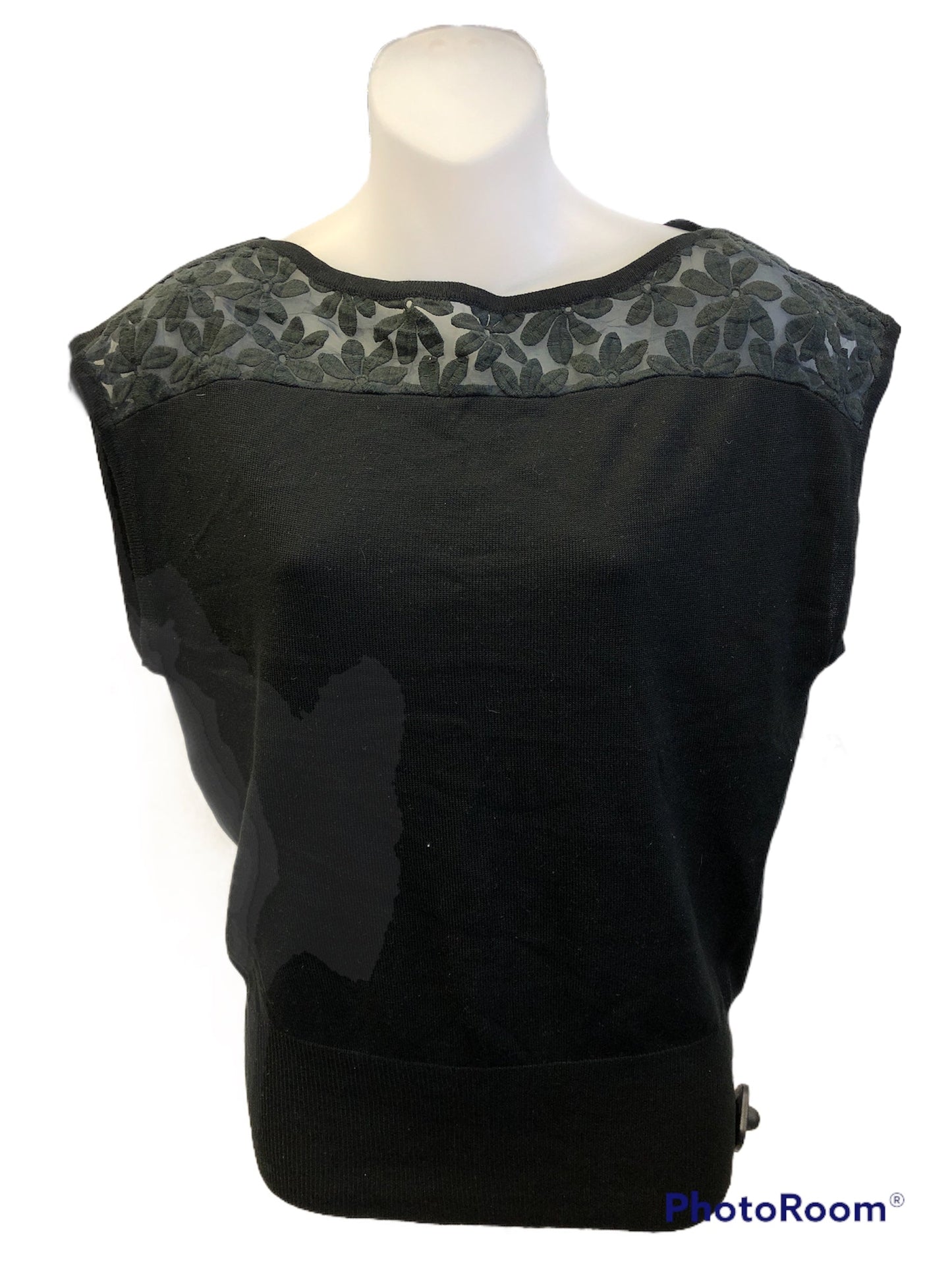 Top Sleeveless By New York And Co  Size: M